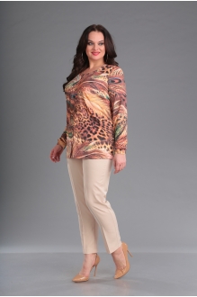 Anastasia Mak 702 #2