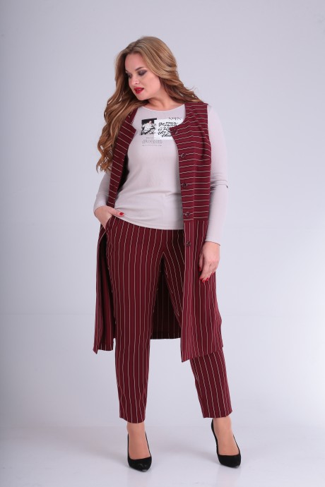 Anastasia Mak 696 #1