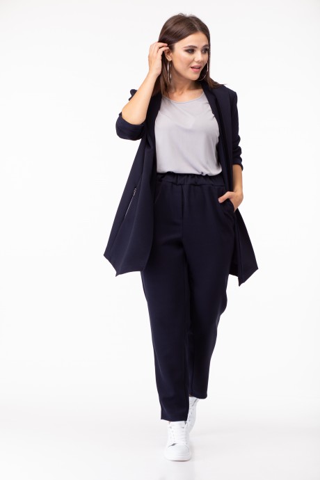 Anastasia Mak 538 #1