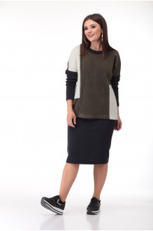 Anastasia Mak 741 #1