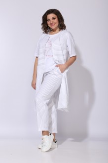 Anastasia Mak 696 #2