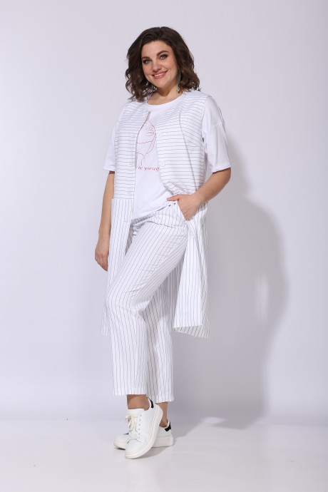 Anastasia Mak 696 #2