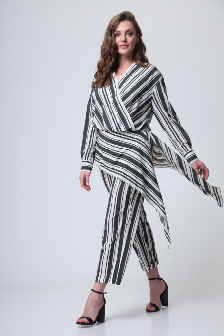 Anastasia Mak 990 #3