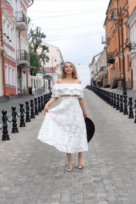 Sorochinskaya 1311002 без плечиков с 3D-цветами белое #1