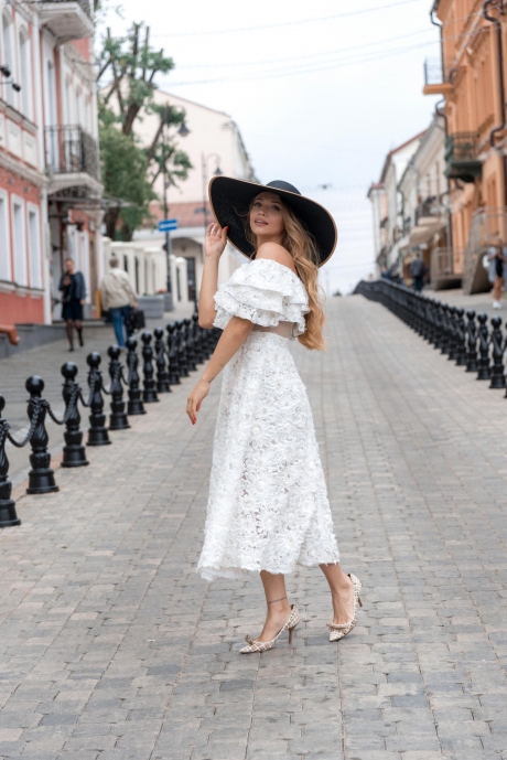 Sorochinskaya 1311002 без плечиков с 3D-цветами белое #5