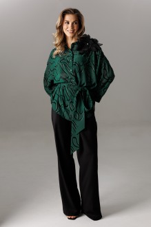 Брючный костюм Ларс Стиль 1192 черный, зеленый