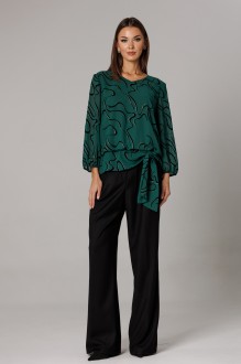 Брючный костюм Ларс Стиль 1164 черный, зеленый