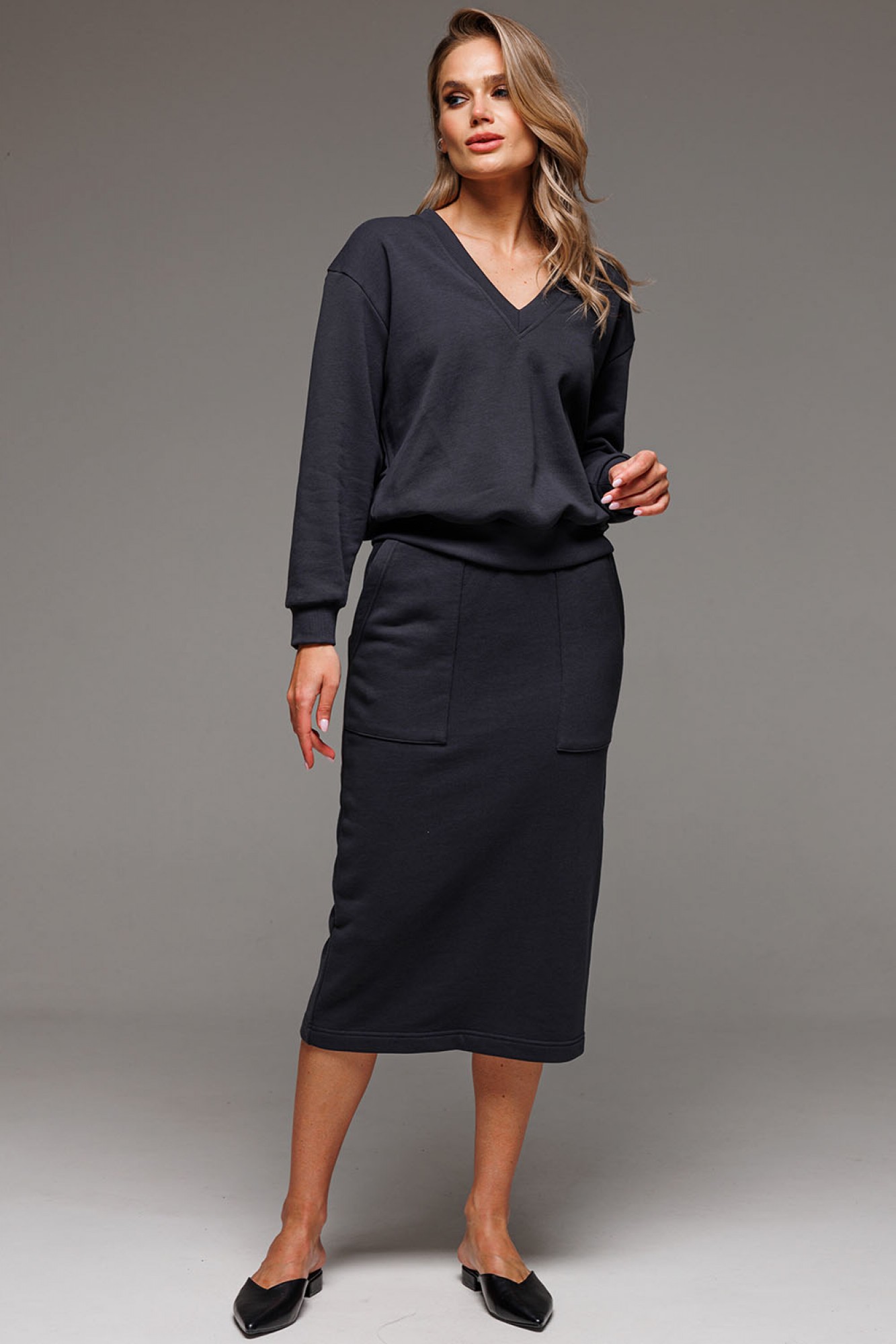 Женщины в юбках с разрезом. Женщины в юбках с разрезом. Девушки в платье с разрезом. Девушки в юбках с длинным разрезом на улицах. Девушка в юбке с большим разрезом.