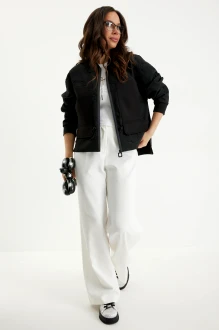 Брючный костюм Магия Моды 2696 двойка черный, молочный